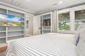 5 bedrooms, WiFi, bed sheets