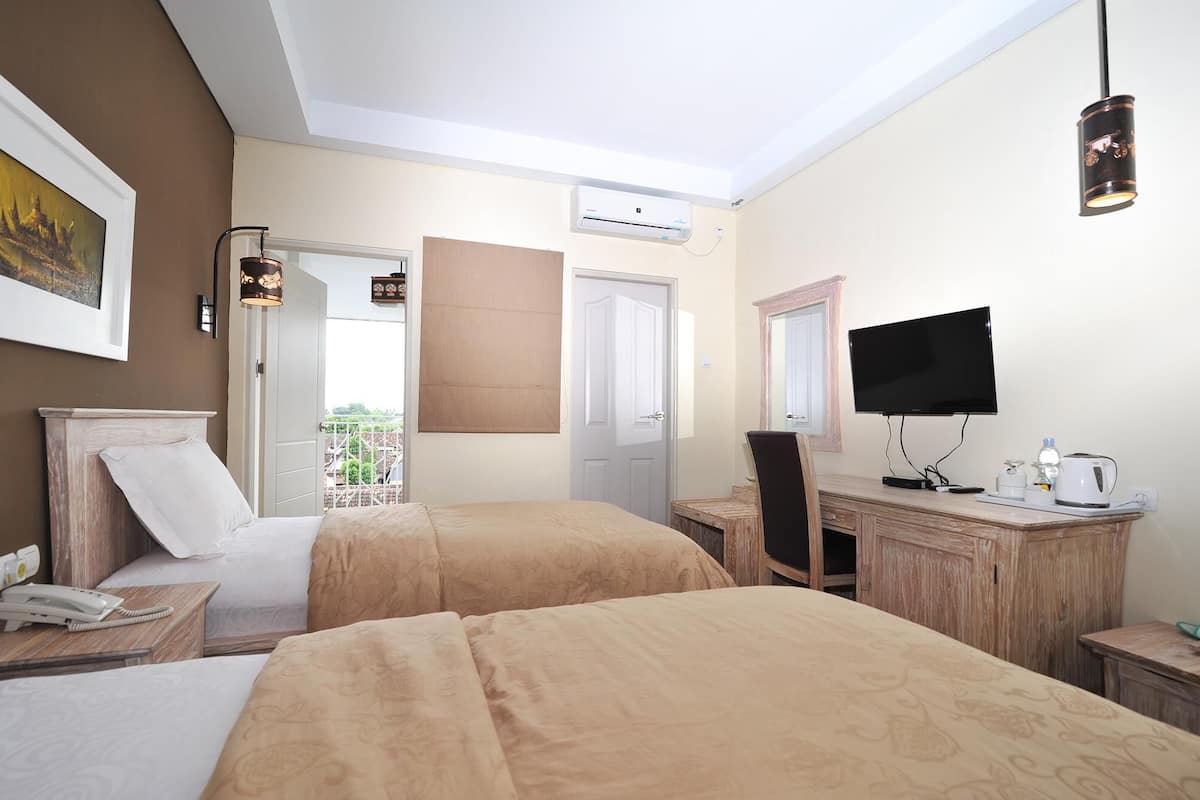 Quarto duplo, vista para o pátio | Escrivaninha, Wi-Fi de cortesia
