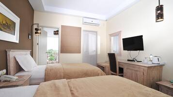 Tomannsrom, bakgårdsutsikt | Skrivebord og wi-fi (inkludert)