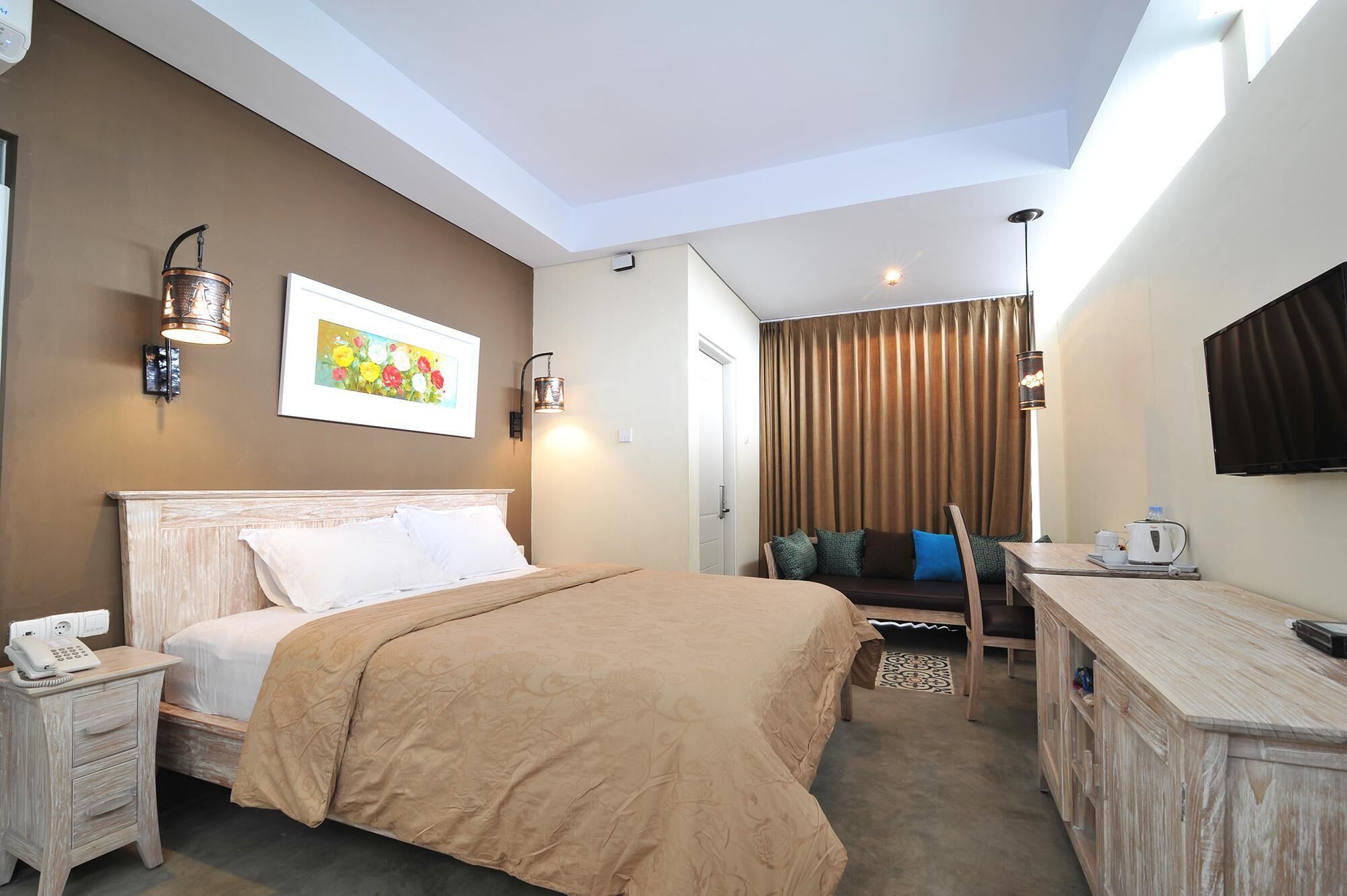 Double Room, Garden View | Desk, free WiFi