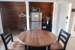 Dining - Cozy studio with AC and WiFi in nice West Orange (West Orange)