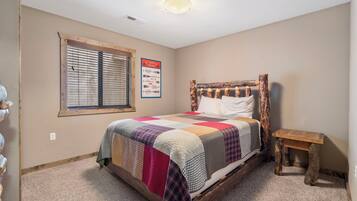1 bedroom, iron/ironing board, WiFi (free), bed sheets