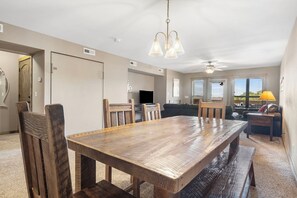 Dining - 1 Bedroom, Sleeps 8, Lake community, 2 Min to Silver Dollar City! (Branson)