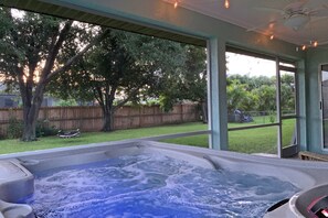 Outdoor spa tub