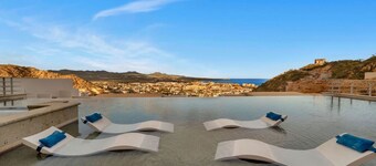 Ocean View, 2 Infinity Pools, Pedregal, 3 King bed