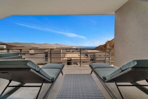 Property grounds - Ocean View, 2 Infinity Pools, Pedregal, 3 King bed (Cabo San Lucas)