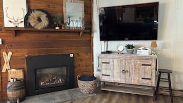 Smart TV, fireplace, DVD player