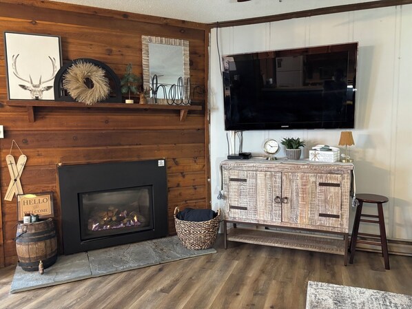 Smart-tv, pejs, dvd-afspiller