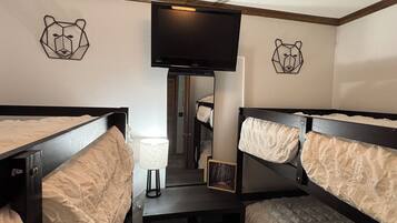 3 camere, ferro/asse da stiro, Wi-Fi gratuito, lenzuola