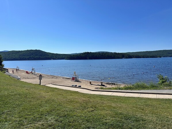 Sun-loungers, beach towels - Walk to Everything! Spacious & New 4-Bedroom Home in the Center of Town. (Schroon Lake)