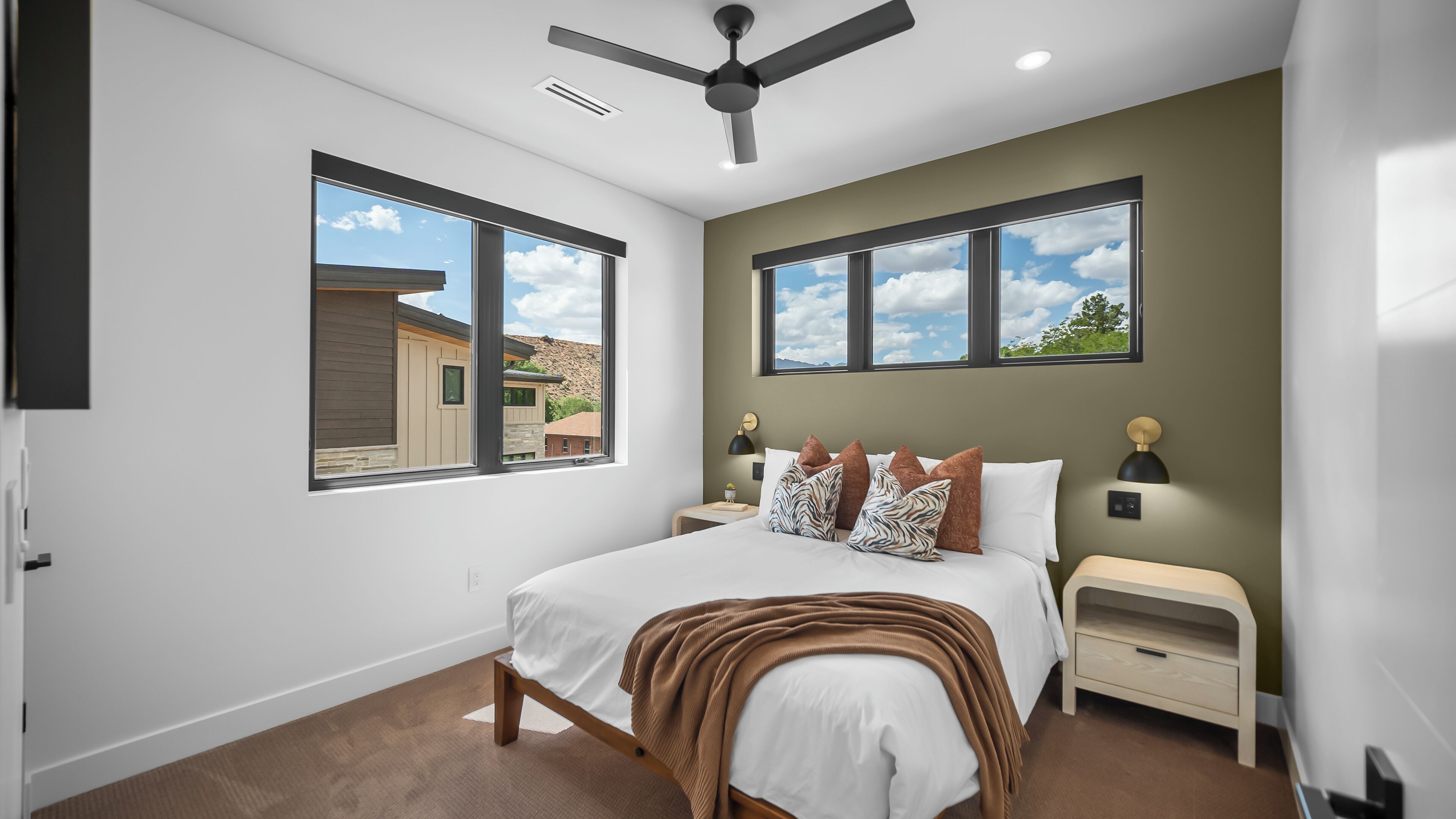 2 bedrooms, iron/ironing board, bed sheets