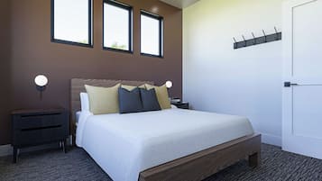3 bedrooms, desk, WiFi (free), bed sheets