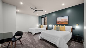 3 bedrooms, desk, free WiFi, bed sheets