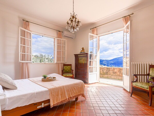 5 bedrooms, WiFi