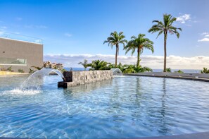 Pool - Funchal Acqua Blue 8E, a Home in Madeira (Funchal)