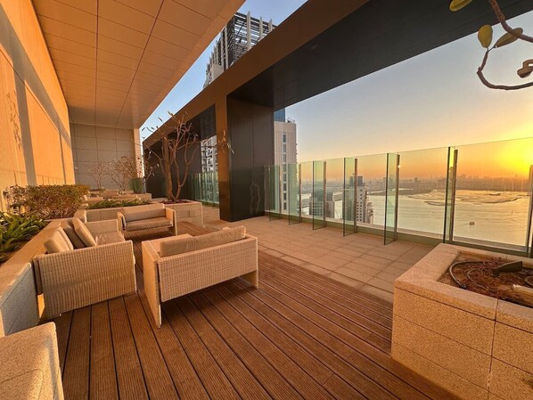 Terrace/patio - Park View Stay at Creek Horizon (Dubai)