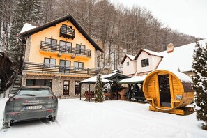 Exterior - The Vardo: Elegant Villa in Predelut w. Sauna (Bran)