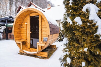 The Vardo - Entire Villa w. Sauna and BBQ