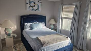 3 soverom, skrivebord, strykejern/-brett og wi-fi (inkludert)