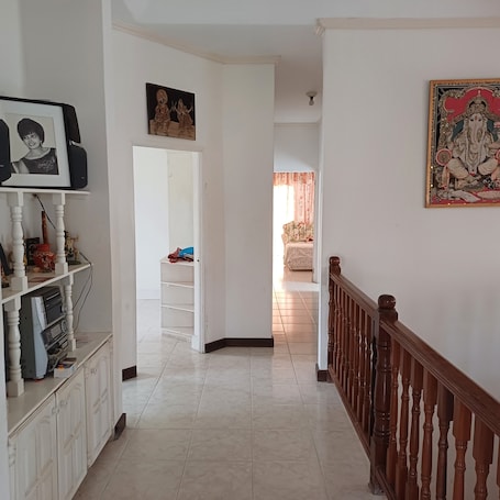 Interior. Charming apt in Bridgetown Barbadosclose to strip mall with most amenities