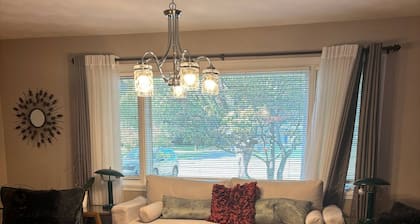 Luxury Modern Stay - 2000 Sqft
