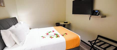 Studio Queen Room | Tempur-Pedic beds, in-room safe, blackout drapes, soundproofing