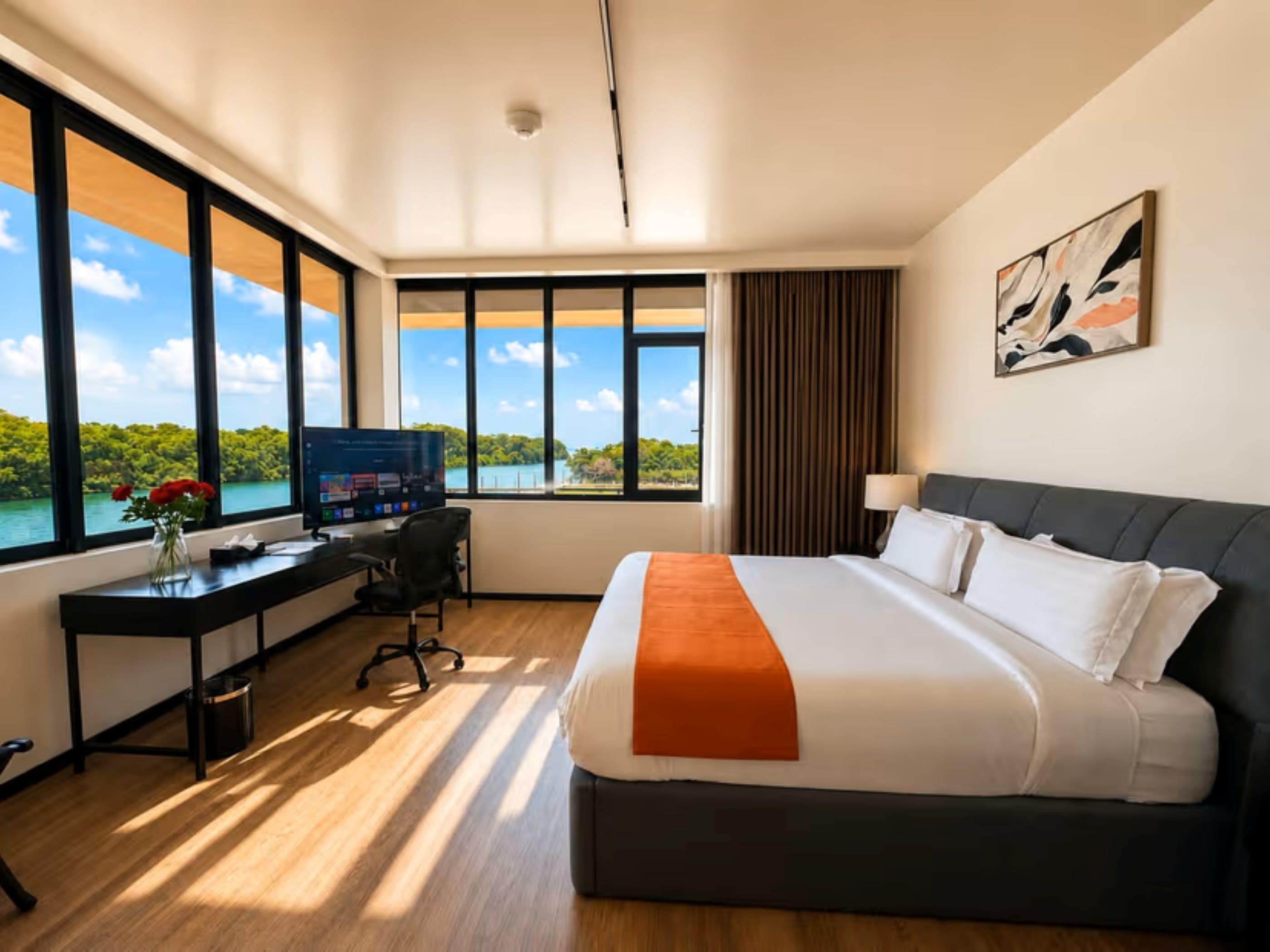 Executive Suite | Tempur-Pedic beds, in-room safe, blackout drapes, soundproofing