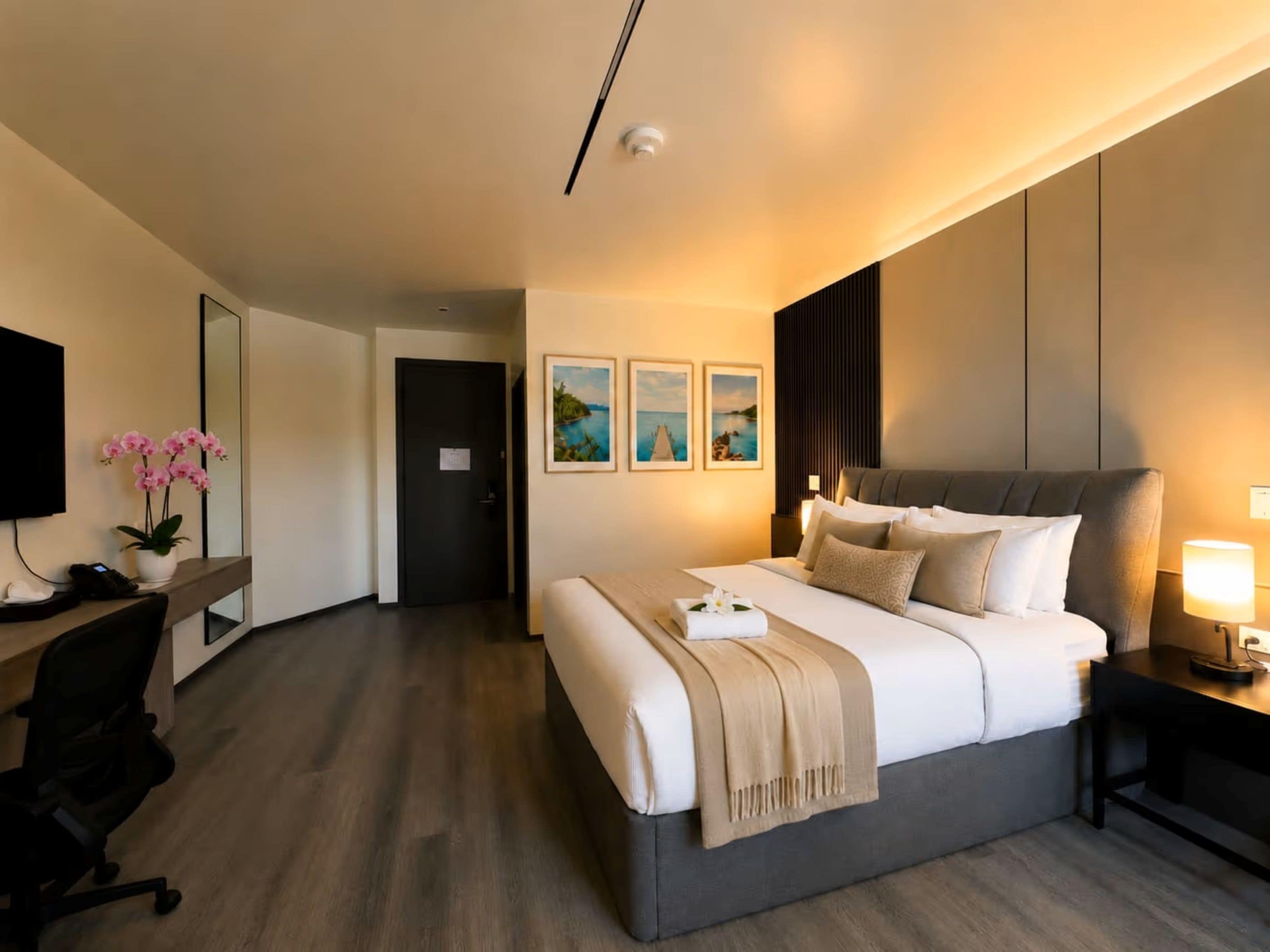 Deluxe Queen Room | Κρεβάτια Tempur-Pedic, χρηματοκιβώτιο στο δωμάτιο, κουρτίνες συσκότισης 