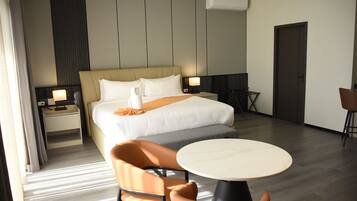 Tempur-Pedic beds, in-room safe, blackout drapes, soundproofing