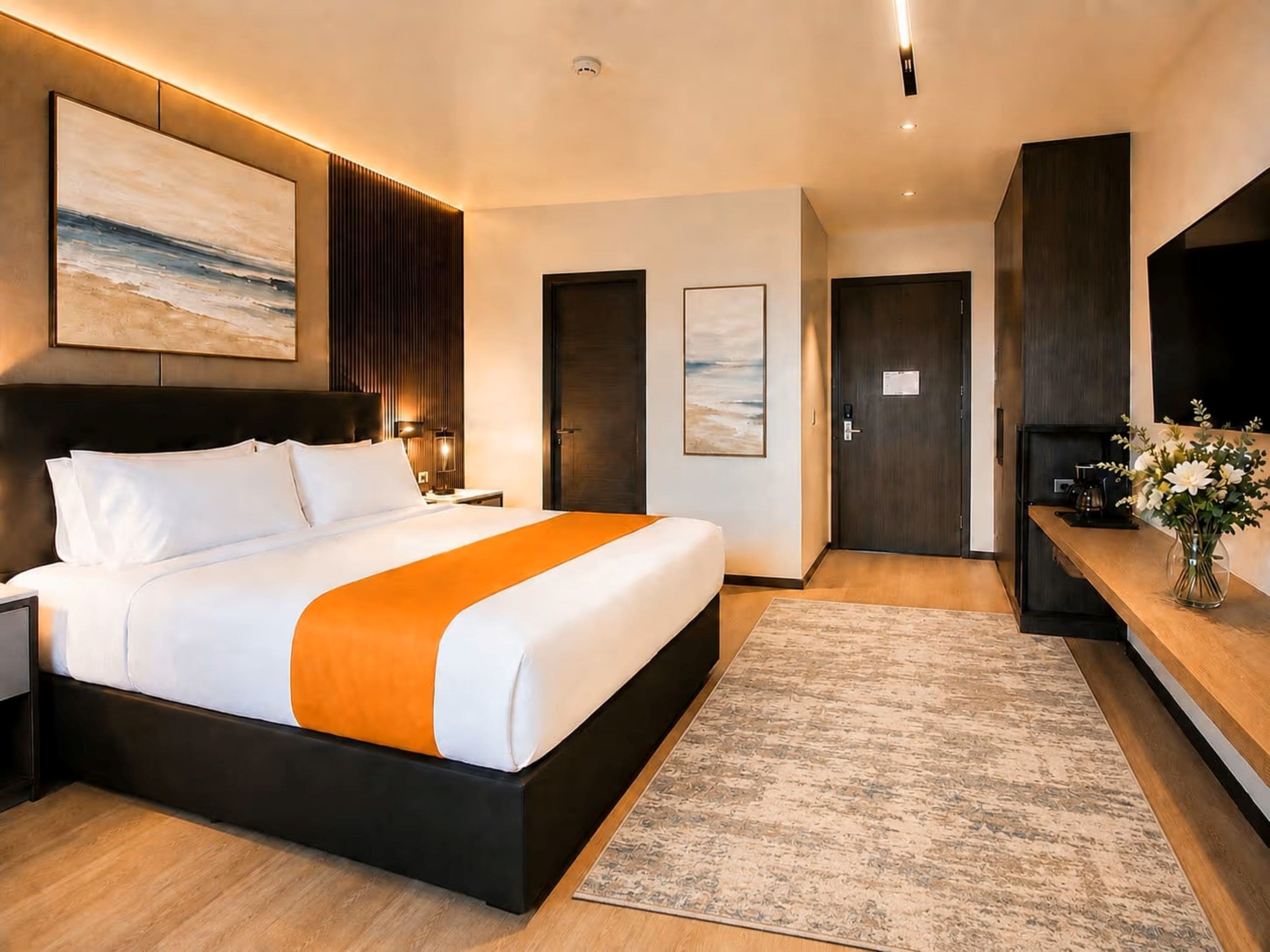 Premier King Suite | Tempur-Pedic beds, in-room safe, blackout drapes, soundproofing