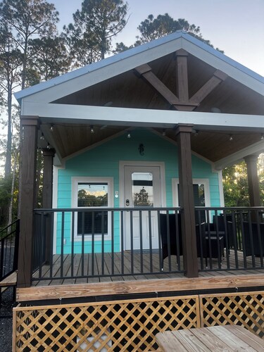 Cozy pet friendly 2-bedroom cabin in tranquil Steinhatchee