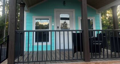 Cozy pet friendly 2-bedroom cabin in tranquil Steinhatchee