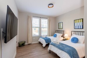 2 bedrooms, desk, iron/ironing board, WiFi