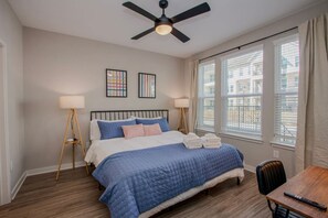 2 Schlafzimmer, Schreibtisch, Bügeleisen/Bügelbrett, WLAN