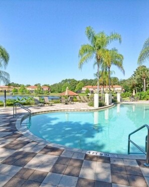 Udendørs pool, opvarmet pool