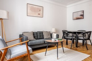 Fernseher, Stereoanlage