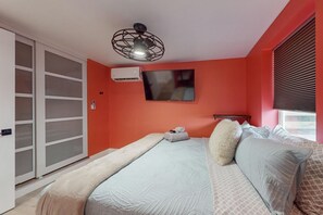 1 bedroom, desk, iron/ironing board, free WiFi