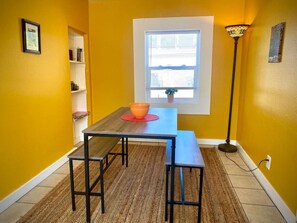 Dining - Large One-Bedroom Adobe Near Downtown (Albuquerque)