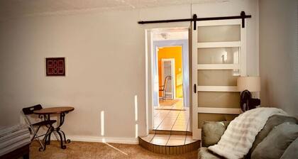 Large One-Bedroom Adobe Near Downtown