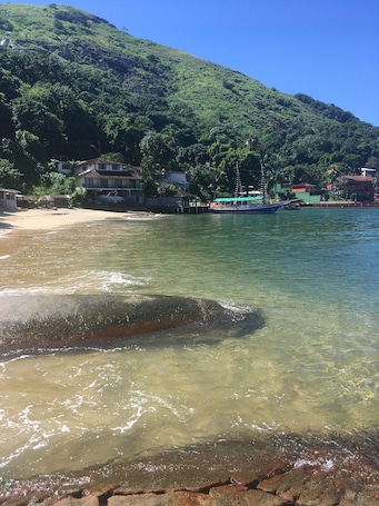 Beach. Angra dos Reis - Beachfront House - Praia de Fora - East End