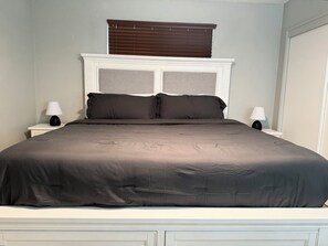 2 bedrooms, iron/ironing board, free WiFi, bed sheets