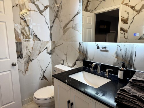 Modern Unit with King Bed in Hanford