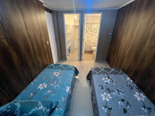 2 bedrooms, iron/ironing board, WiFi, bed sheets