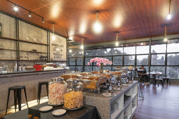 Free daily buffet breakfast - Kyriad M2 Lampung (Bandar Lampung)