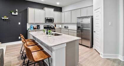 MDRN Antigua LXRY Home I Sleeps 10 I 8 min Frm NRG