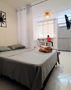 2 bedrooms, desk, iron/ironing board, WiFi