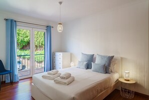 3 bedrooms, iron/ironing board, Internet, bed sheets