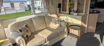 Beachcomber Cabin, Dog Friendly - Anderby Creek