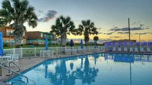 Interior - 2 Units Beach Boardwalk, Pool, Pickleball + Tennis Island Retreat Complex (Port Aransas)