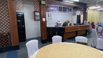 Meja sambut tetamu